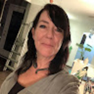 Meet your Posher, Dee